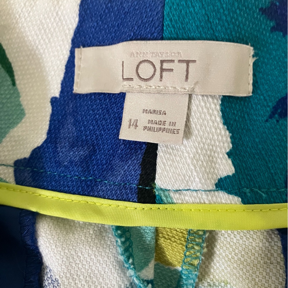 LOFT Blue and Green Floral Women's Shorts size 14. - Picture 4 of 7